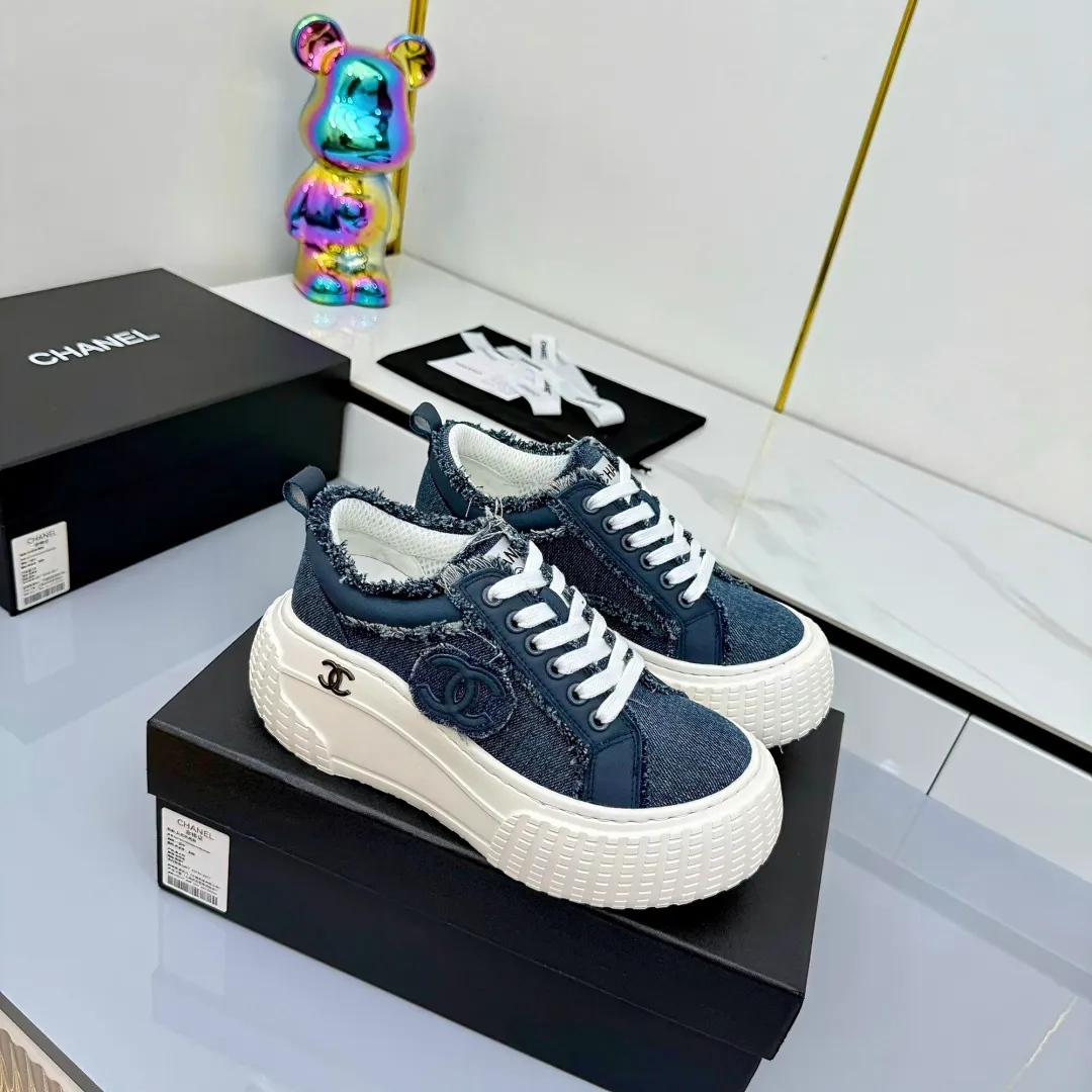 👟👟Ex-factory price 640👟👟 Chanel bread shoes ~ original calfskin panda shoes Chanel 25C latest hot style panda black and white sports shoes casual sneakers Xiaoxiang hot item classic black and white panda color coco girls must pay Fabric: original custom mixed sheepskin lining: original imported breathable mesh lining outsole: Original molded rubber + TPU combination Size: Women's 35-41 Buy now👉